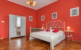 Pula City Center Big Apartment With Private Parking